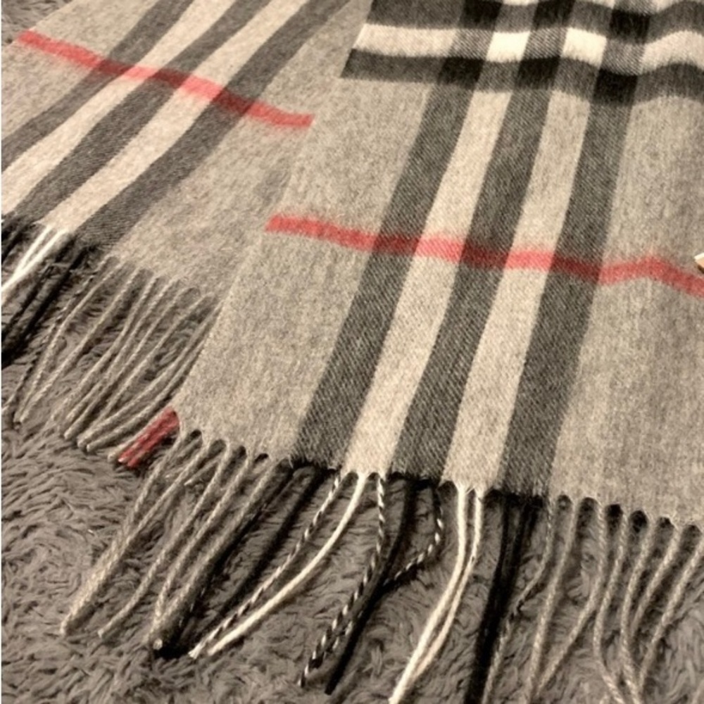Cashmere Gray Red patterned scarf
